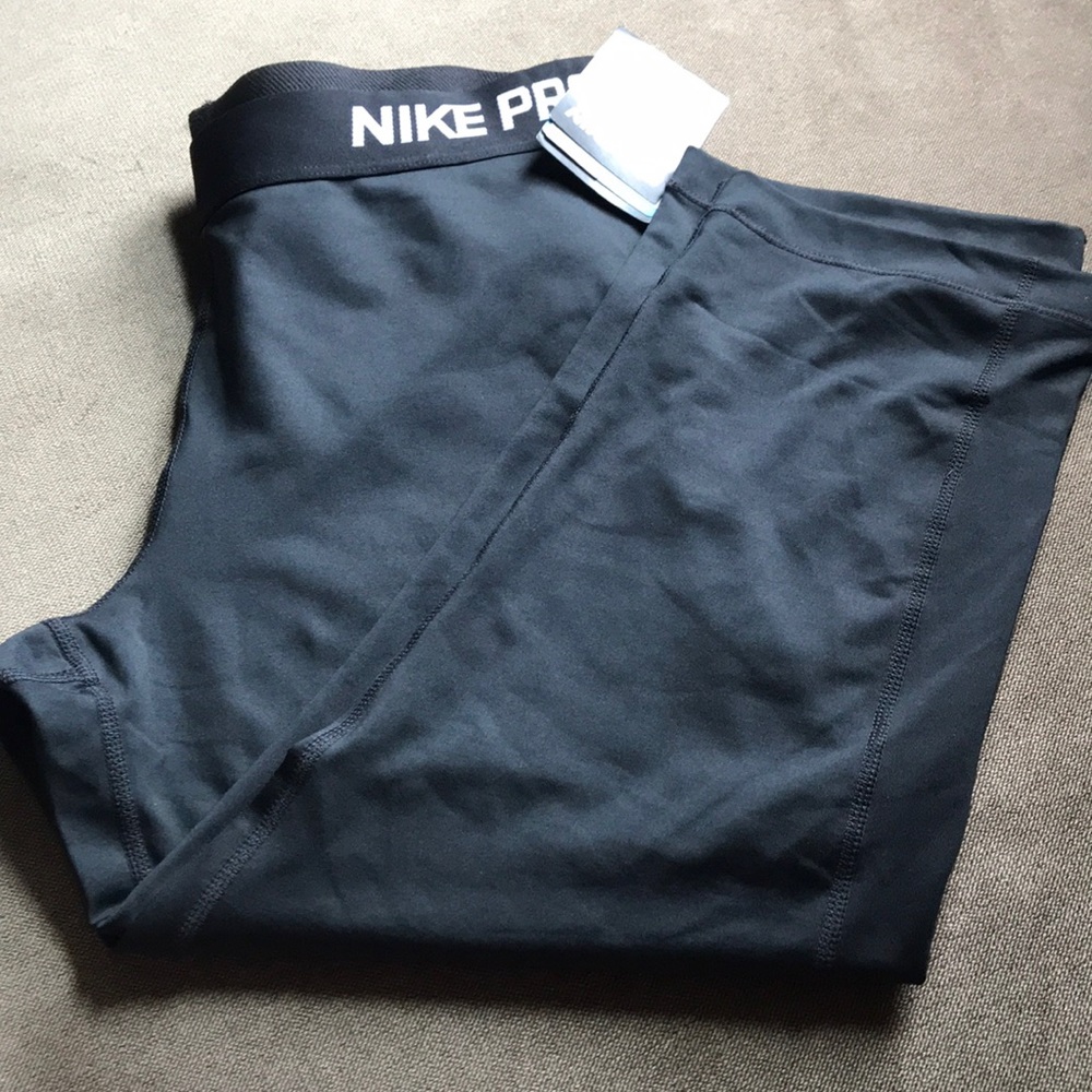 Nike pro crop leggings